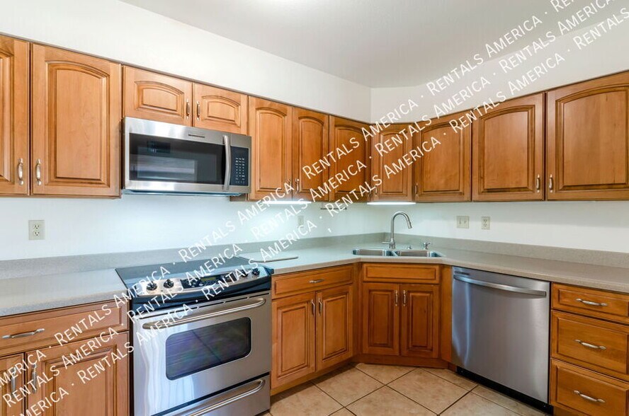 Building Photo - 3951 W Irvington Rd