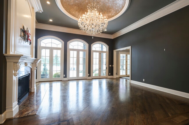 Building Photo - 9020 Whisperinghill Dr