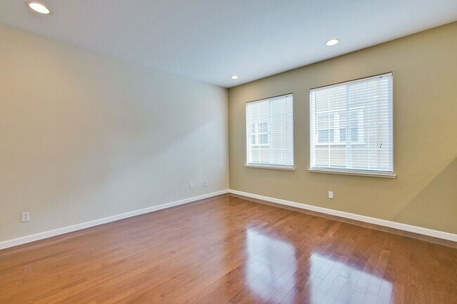 Building Photo - Modern Communication Hill Townhome | Panoramic Mountain Views