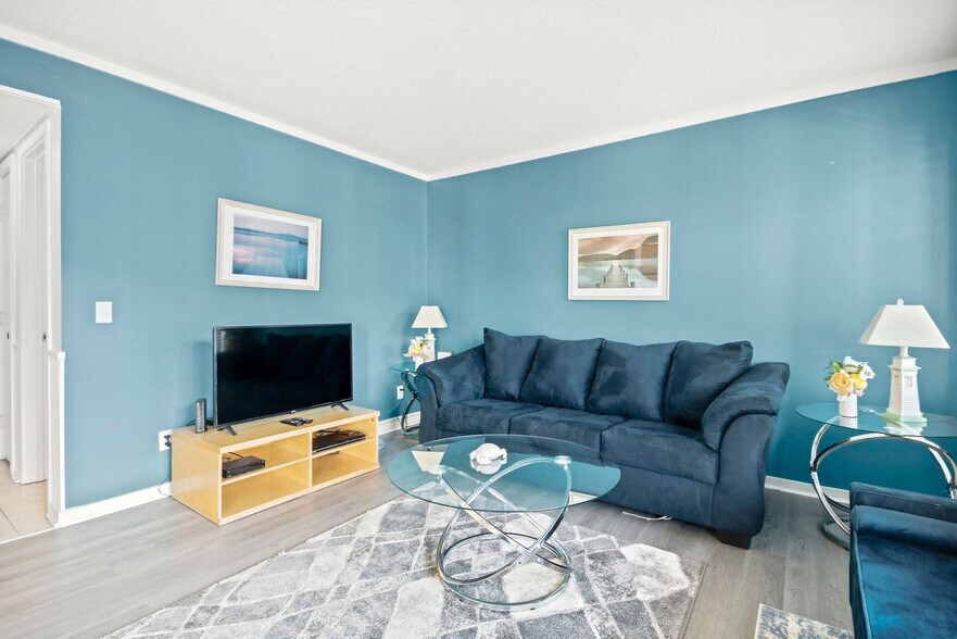 Building Photo - 5905 S Kings Hwy