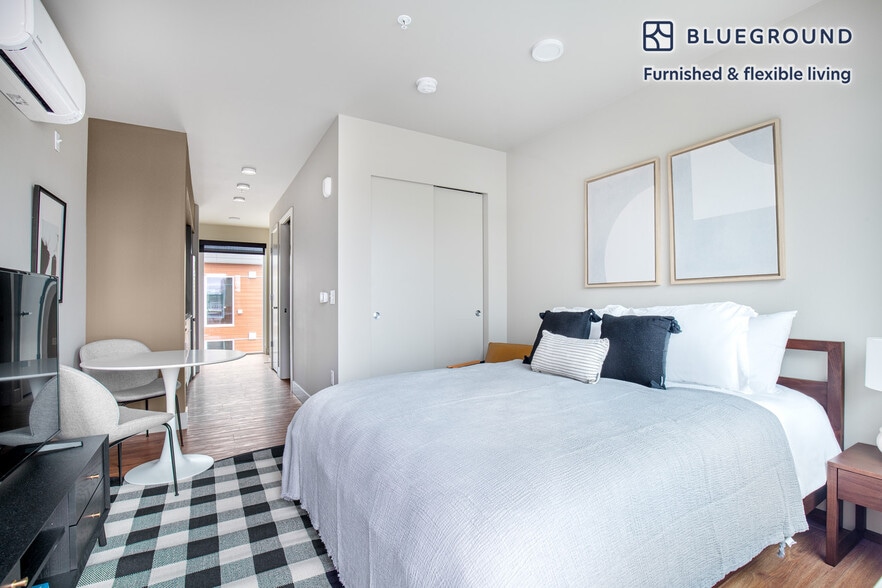 Building Photo - 408 Aurora Avenue North-SI FL7-ID74