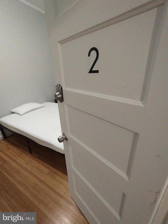 Building Photo - 307 Dolphin St