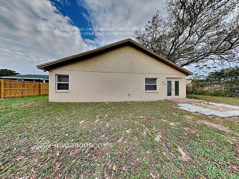 Building Photo - 3633 Amber Ln