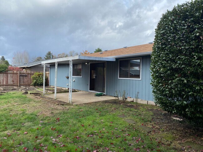 Building Photo - Spacious 3 bedroom 2 Bath Home in SE Corvallis