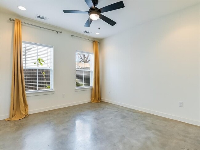 Building Photo - 3107 Lyons Rd