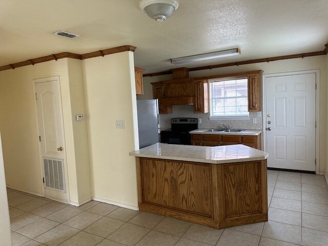 Building Photo - 717 W Bronze Dr