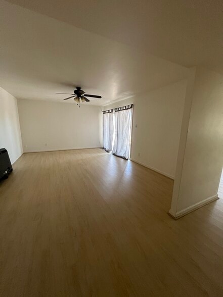 Living Room - 4435 S Stanley Pl