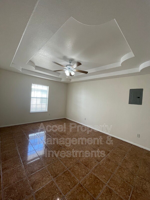 Building Photo - 1712 Phoenix St