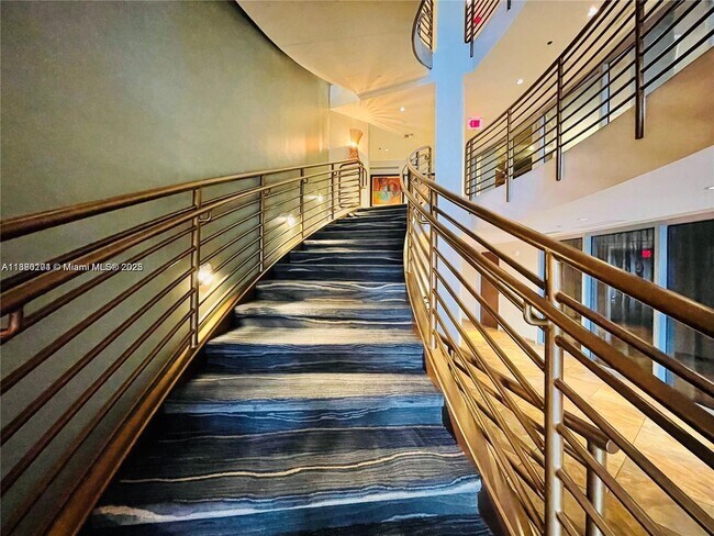 Building Photo - 2681 N Flamingo Rd