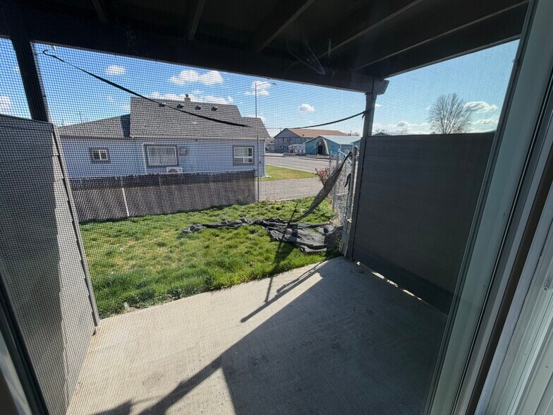 Building Photo - 1514 W 4th Ave