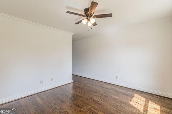 Building Photo - 1410 Eastland Rd SE