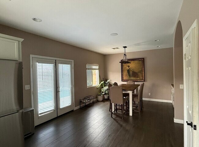 Building Photo - 50040 Paseo Corona