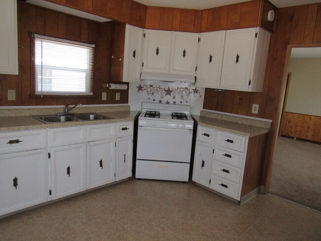 Building Photo - Affordable, Cute, Cozy