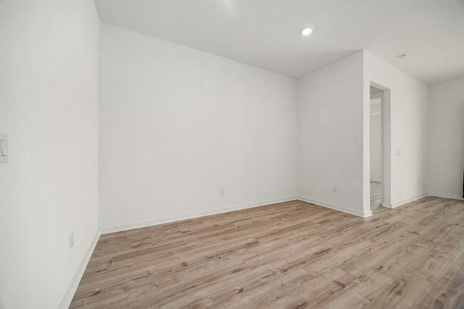 Building Photo - 904 Balsora Cv