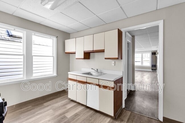 Building Photo - 1247 Hertel Ave