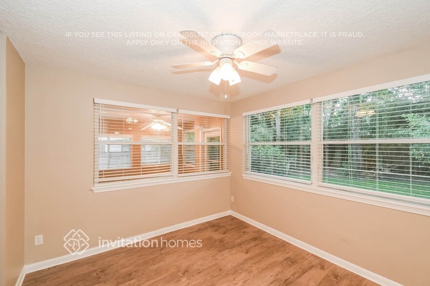 Building Photo - 1632 6th Ave N