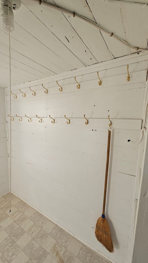 Building Photo - Country Living in This 4 Bedroom Farmhouse!