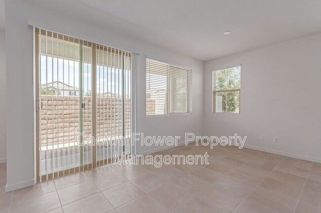 Building Photo - 4740 S Ferric