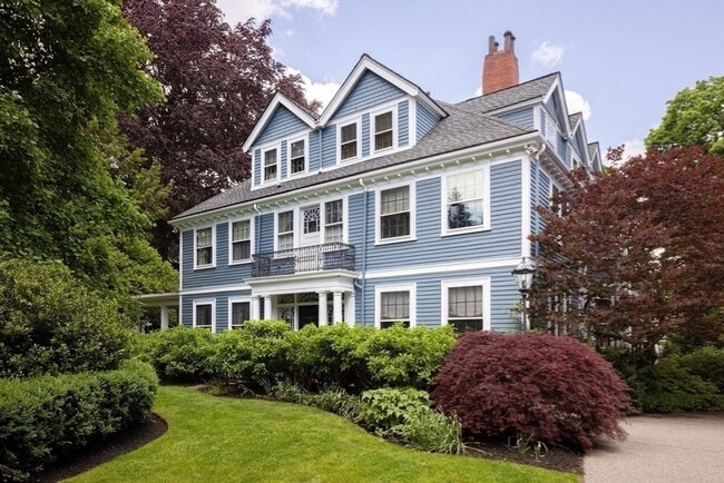 Building Photo - 394 Hammond St