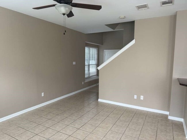 Building Photo - 6055 Yorkglen Manor Ln