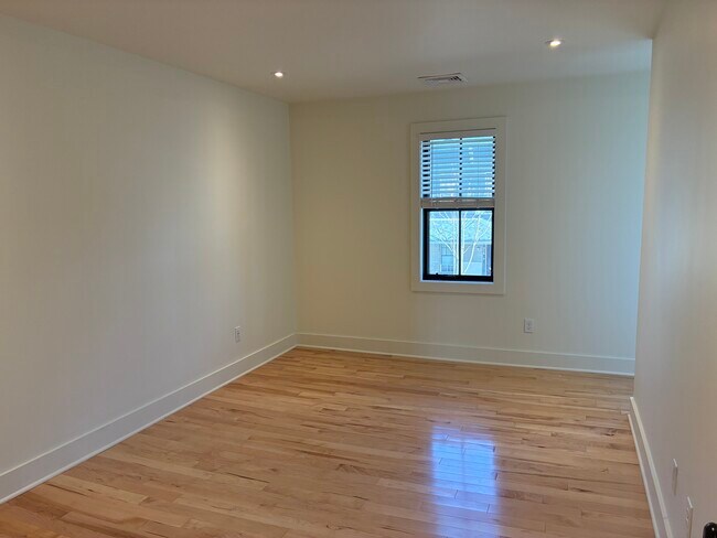 Building Photo - 217 State St