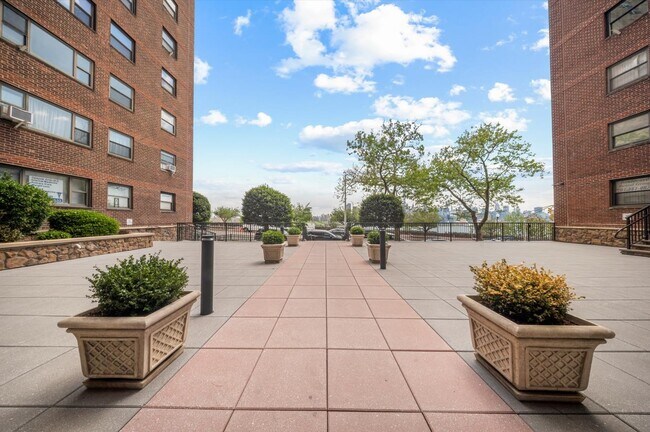 Building Photo - 6515 JFK Blvd E