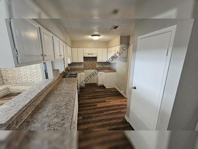 Building Photo - 23915 Spring Fork Dr