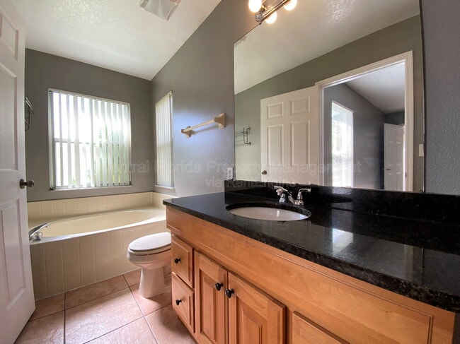Building Photo - 13820 Eagleridge Ct