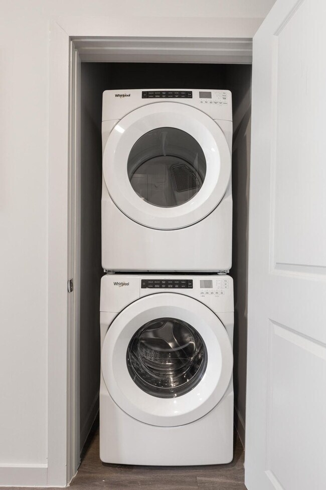 Building Photo - 5820 1/2 Cameron Road-SI FL4-ID1303398P