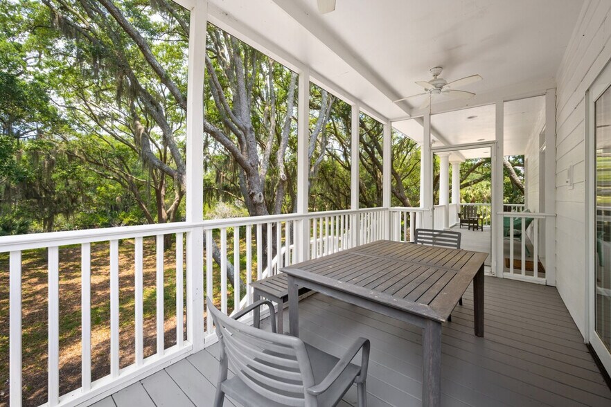 Building Photo - 635 Dune Oaks Dr