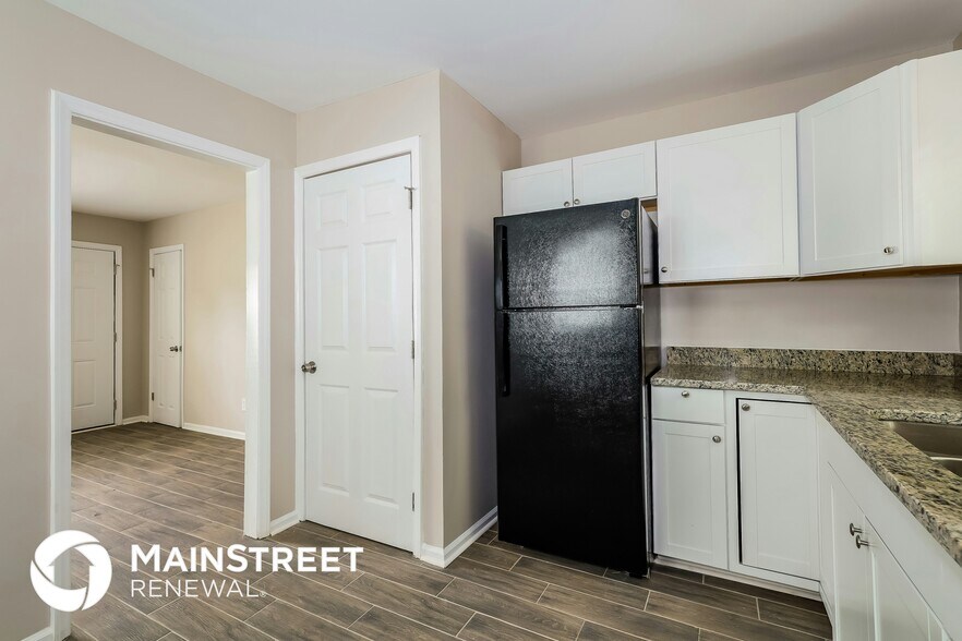 Building Photo - 3015 Daisy Ct