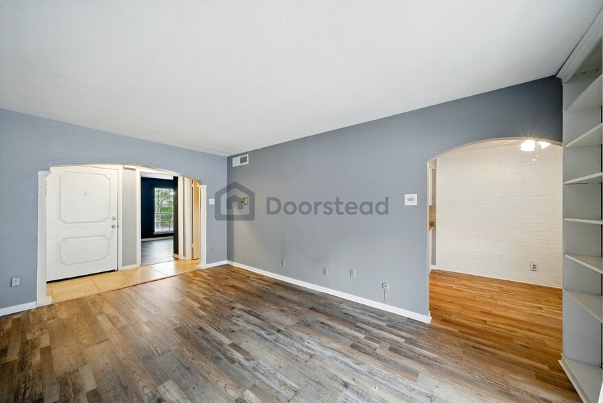 Building Photo - 15931 Stillwood St