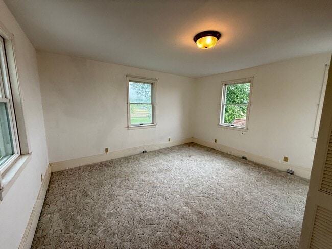 Building Photo - 3 Bedroom, 2 Bathroom House for Rent