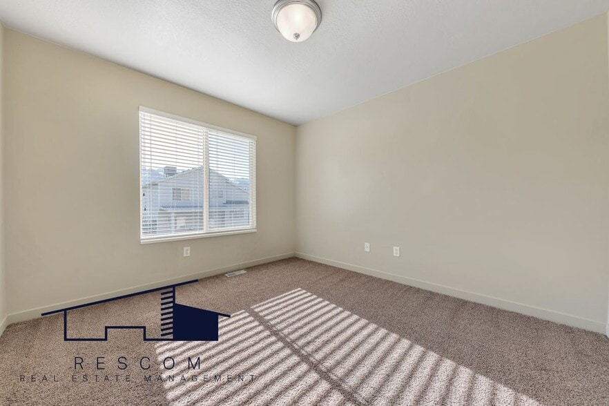 Building Photo - 2042 Evans Cove Loop