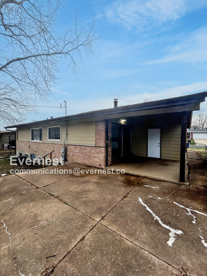 Building Photo - 1610 Gallant Fox Dr