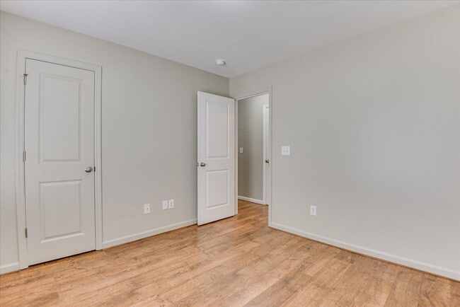 Building Photo - 136 Haley Dr