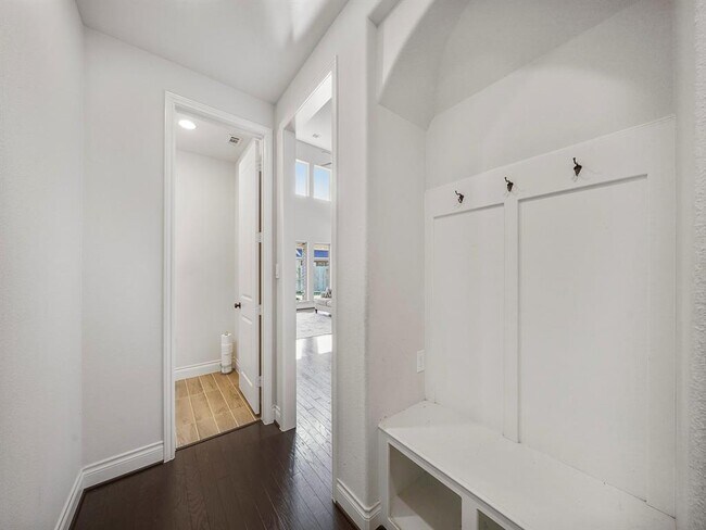 Building Photo - 3909 Lily Park Ln