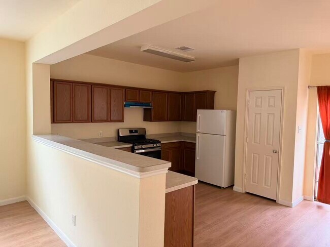 Building Photo - 8006 Singing Sonnet Ln