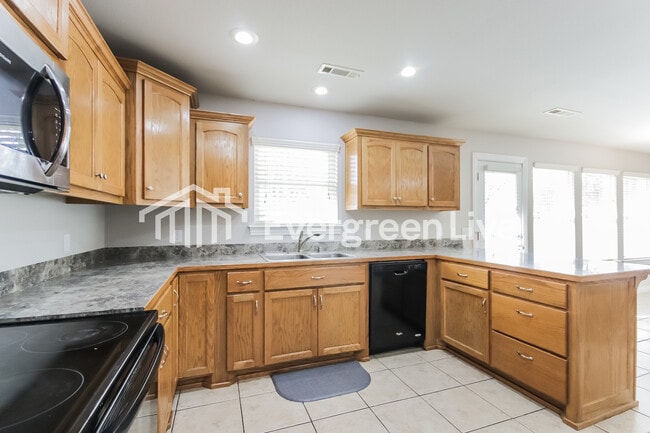 Building Photo - 308 S Ozark St