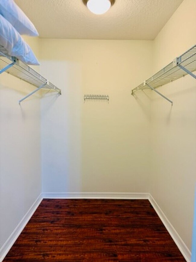 Building Photo - Kissimmee - 3 Bedroom, 2 Bathroom - $2,295.00