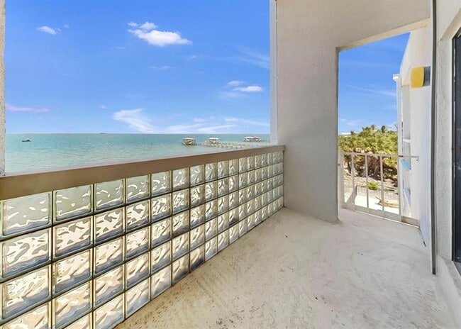 Building Photo - 6504 Surfside Blvd