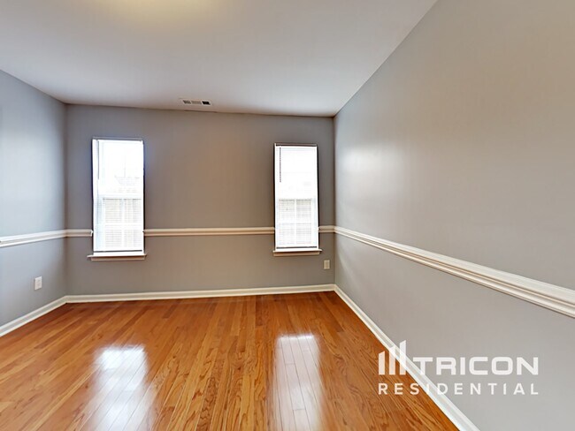 Building Photo - 1106 Delander Ln