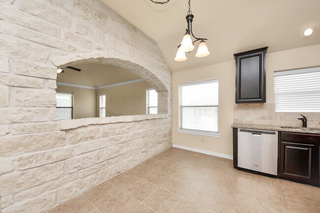 Building Photo - 2527 Horned Owl Dr
