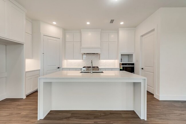 Building Photo - 14011 Bohannon Dr