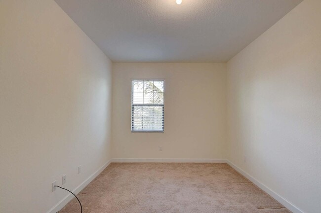 Building Photo - 8834 Willow Cove Ln