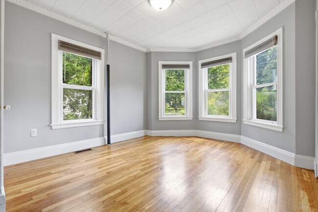 Building Photo - 181 Churchills Ln
