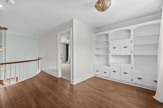 Building Photo - 5704 Woodside Ave