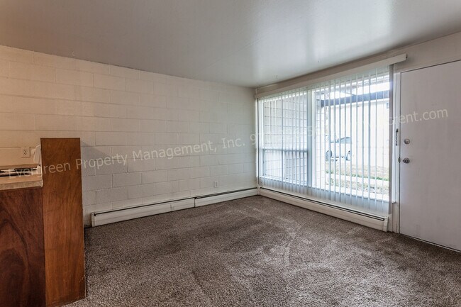 Building Photo - 701 Parker St