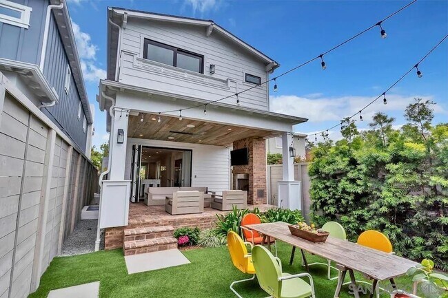 Building Photo - 914 B Ave