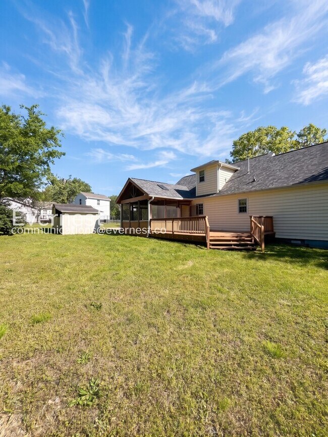 Building Photo - 1203 Countryside Dr